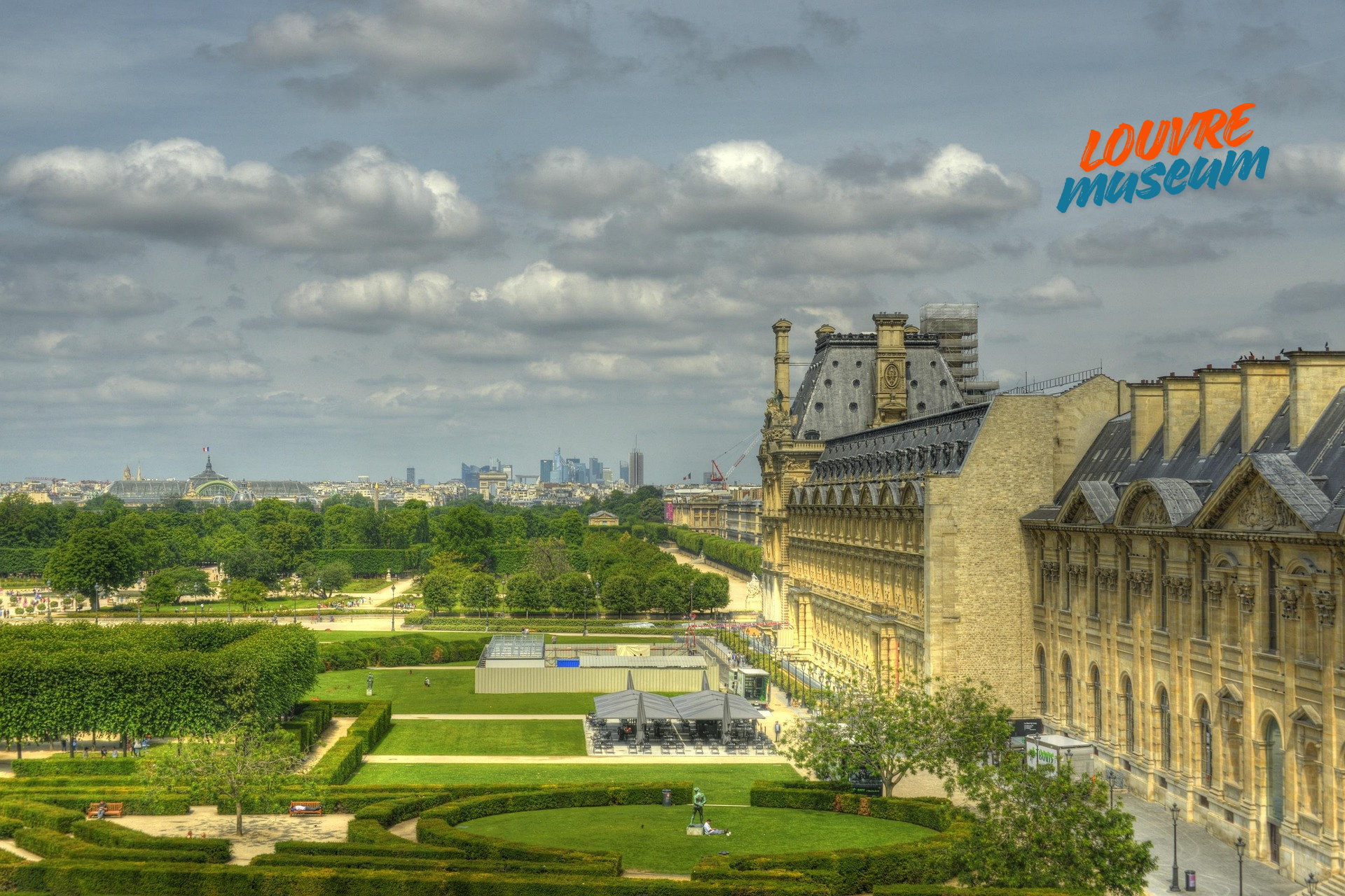 L'architecture du musée du Louvre.